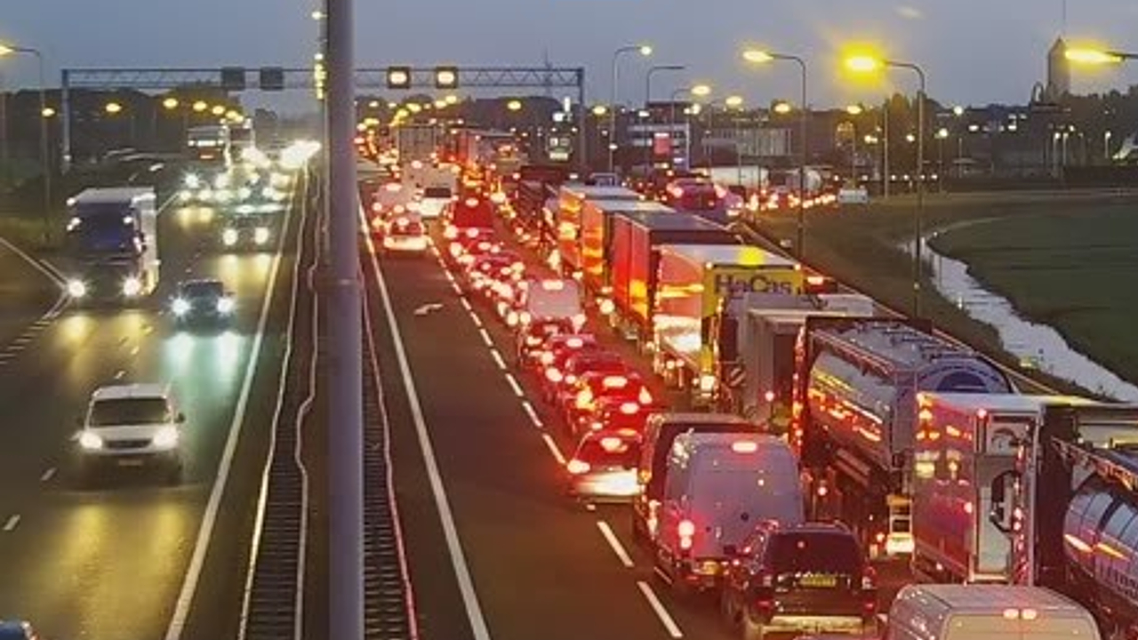 Drukke Ochtendspits: Nu Al Lange Files Door Afgesloten A12 | Hart Van ...