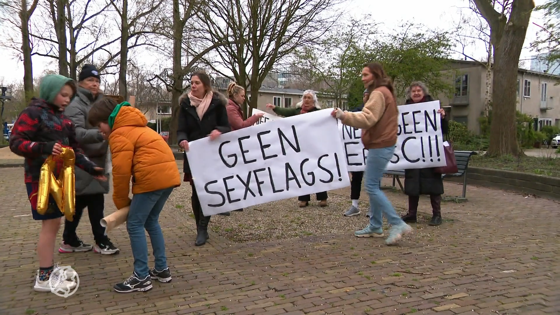 Amsterdammers Protesteren Tegen Komst Erotisch Centrum: 'Wij Zijn Heel ...