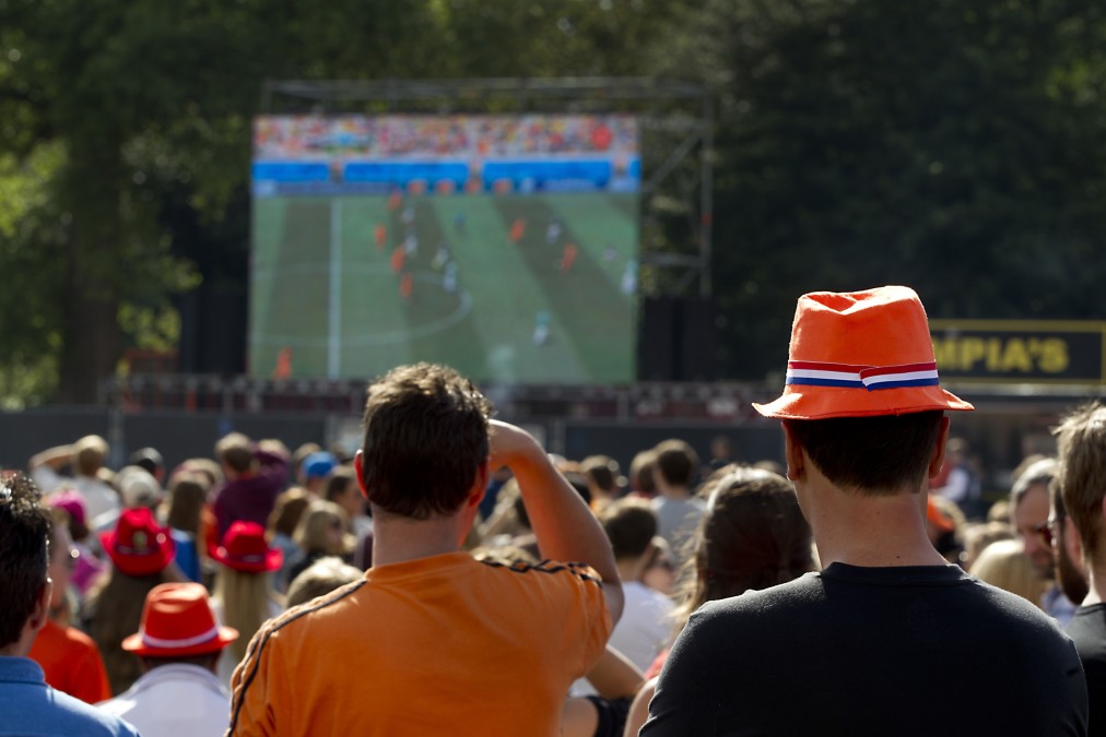 Patois jungle genezen WK volgen op het grote scherm? Rotterdam en Amsterdam hebben hun  bedenkingen | Hart van Nederland