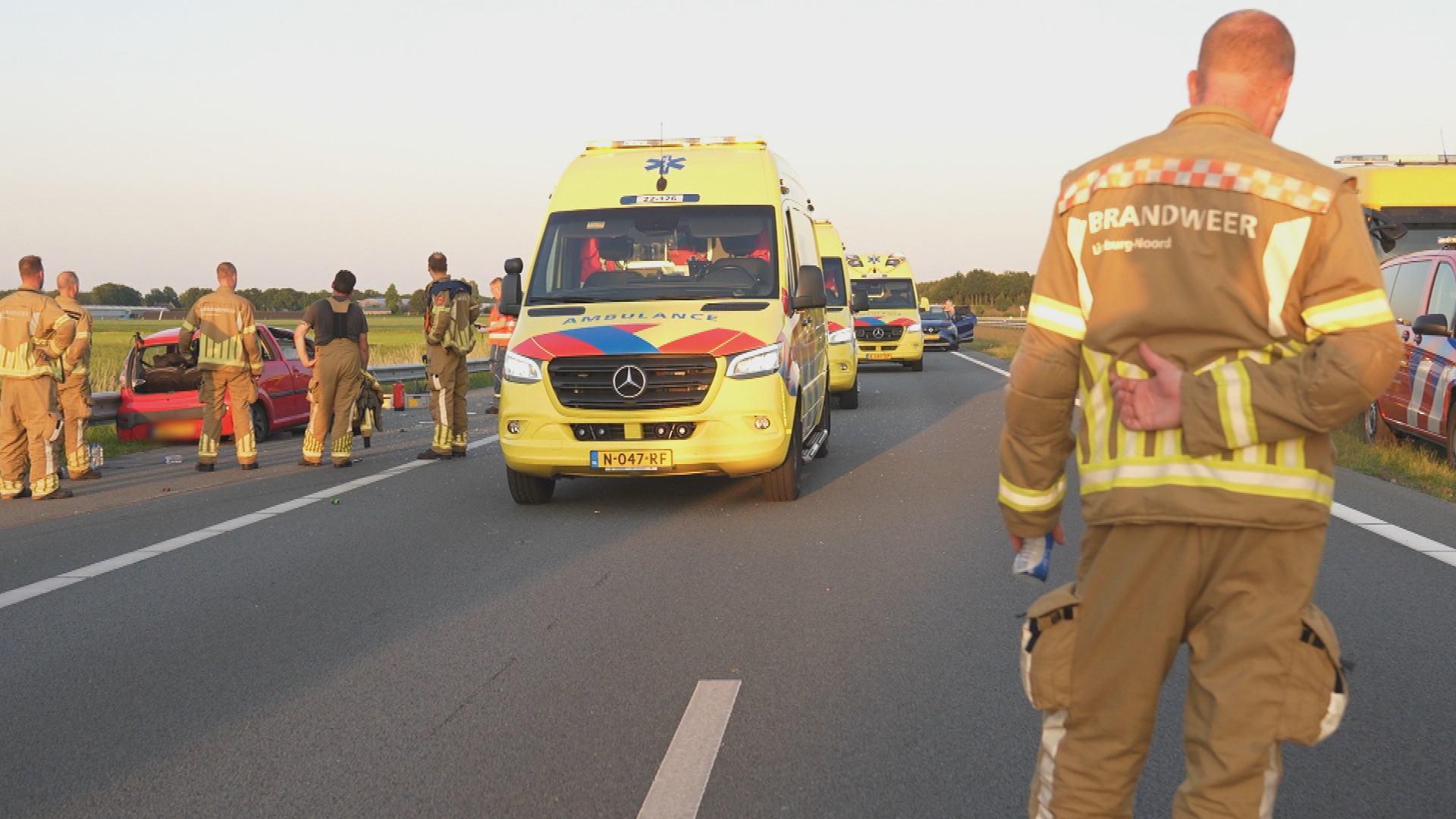 Auto met kinderen over de kop op A67 bij Helenaveen, bestuurder aangehouden  | Hart van Nederland