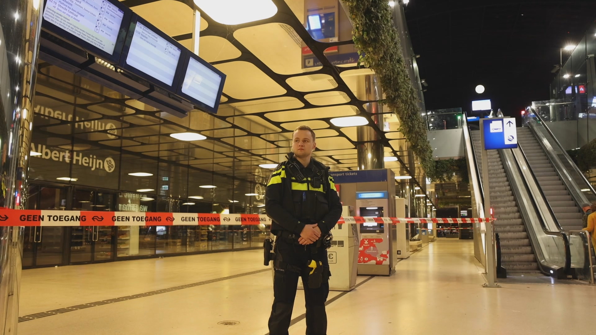 Twee Gewonden Door Schietpartij Vlakbij Centraal Station Amsterdam ...