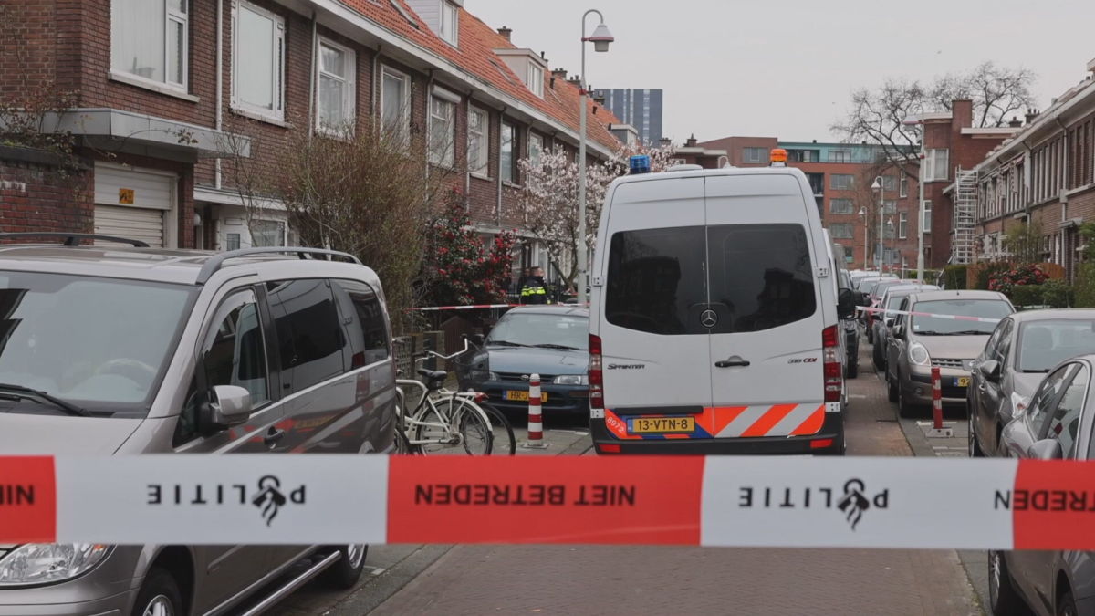 Politie vindt dode man en vrouw in woning in Den Haag