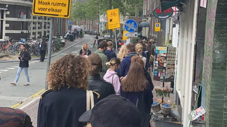 picture Testen Voor Toegang https www hartvannederland nl nieuws de dag dat het weer mag lange rijen bij testen voor toegang grote steden