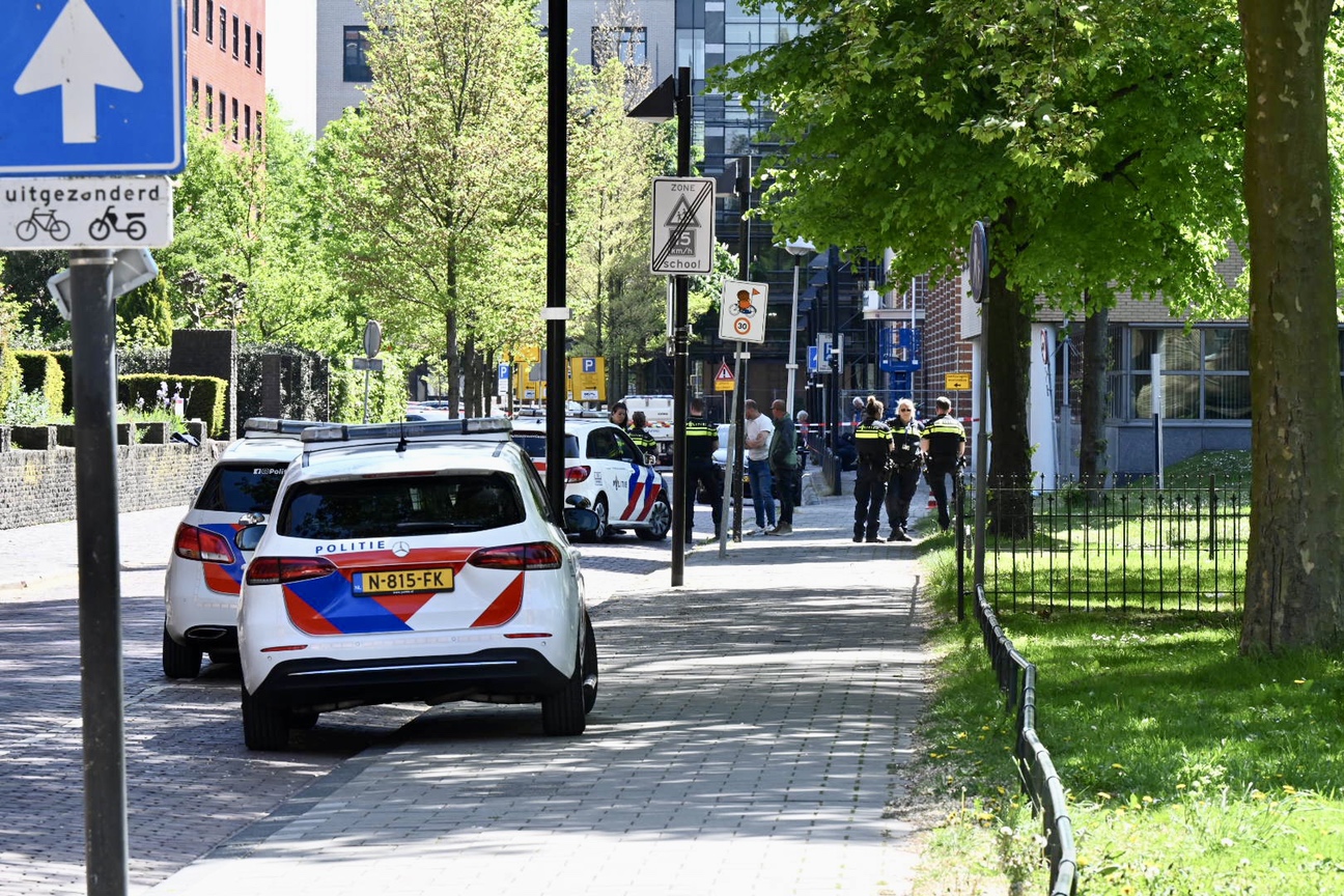 Man Door Politie In Been Geschoten Na Bedreigen NS-medewerkers | Hart ...