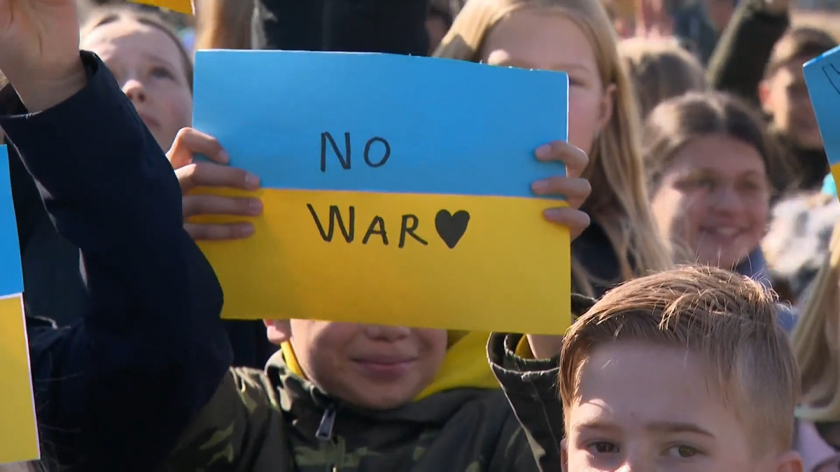 Basisschoolkinderen door hele land zingen 'We Are The World' voor Oekraïne