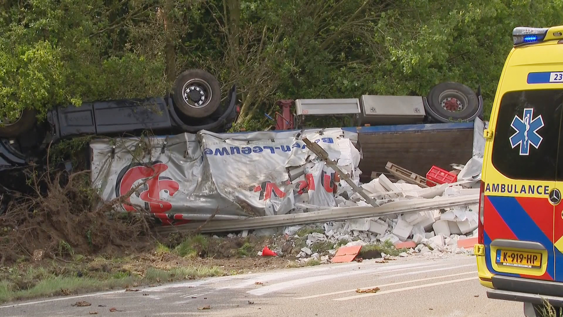 21-jarige Vrouw Komt Om Bij Ongeluk Met Vrachtwagen In Maasbree | Hart ...