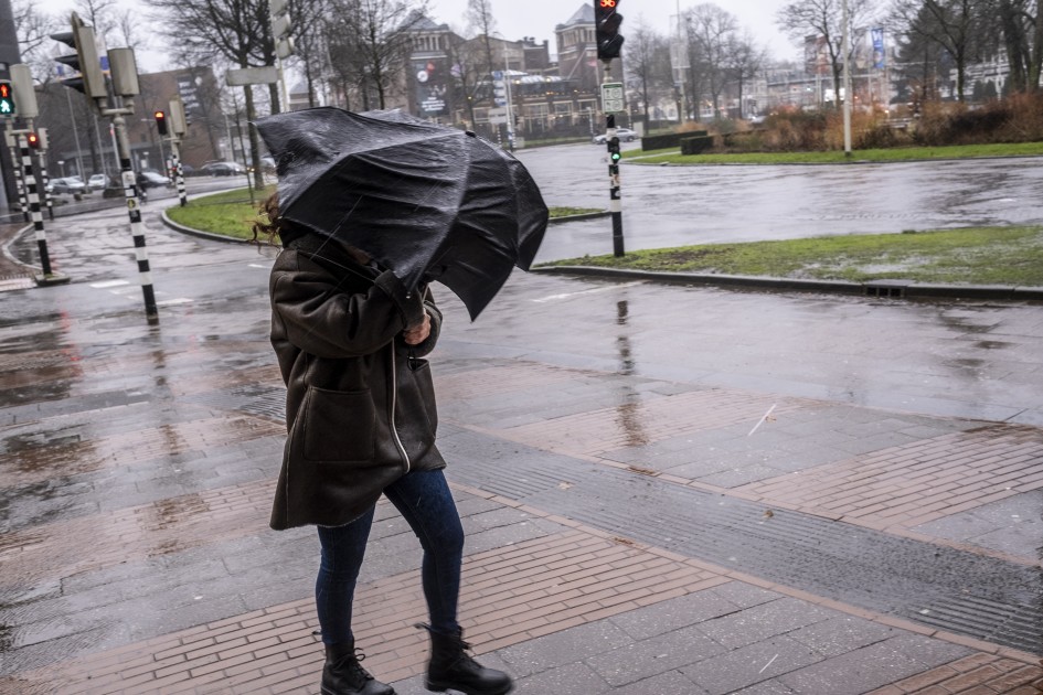 Vannacht code geel waar en wanneer wordt overlast door storm Elin