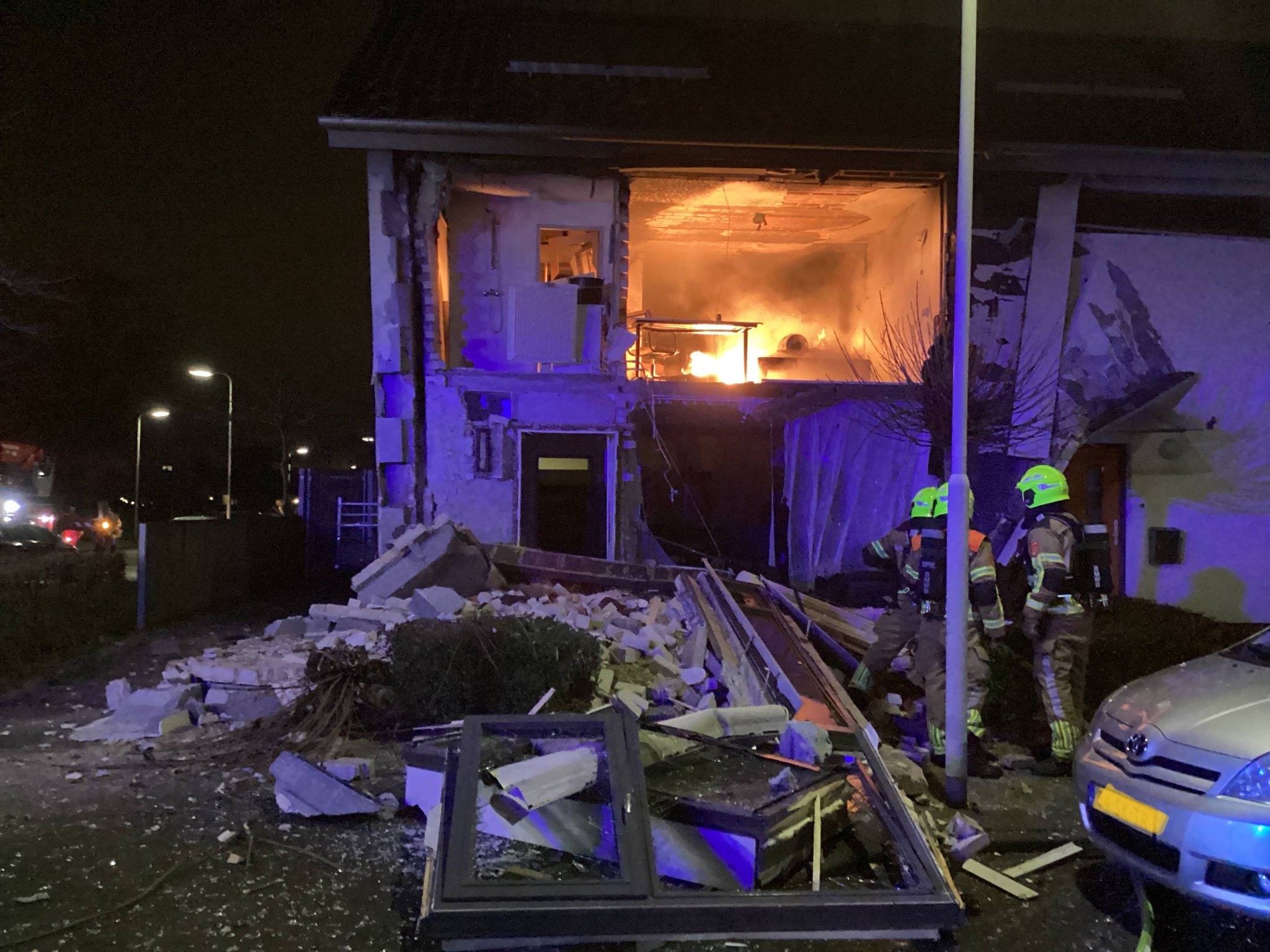 Explosie Blaast Voor- En Achtergevel Uit Woning In Roosendaal, één ...