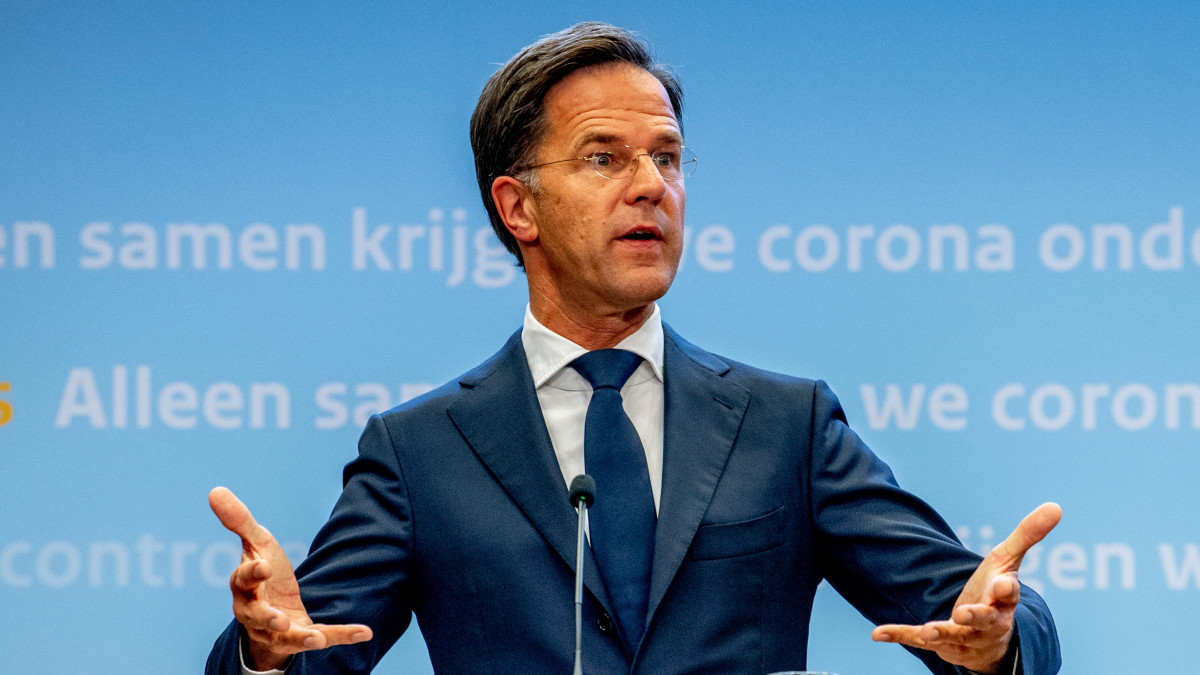 Coronatoegangsbewijs tot tenminste 1 november van kracht, Rutte hoopt dat regel 'zeer tijdelijk' blijft 