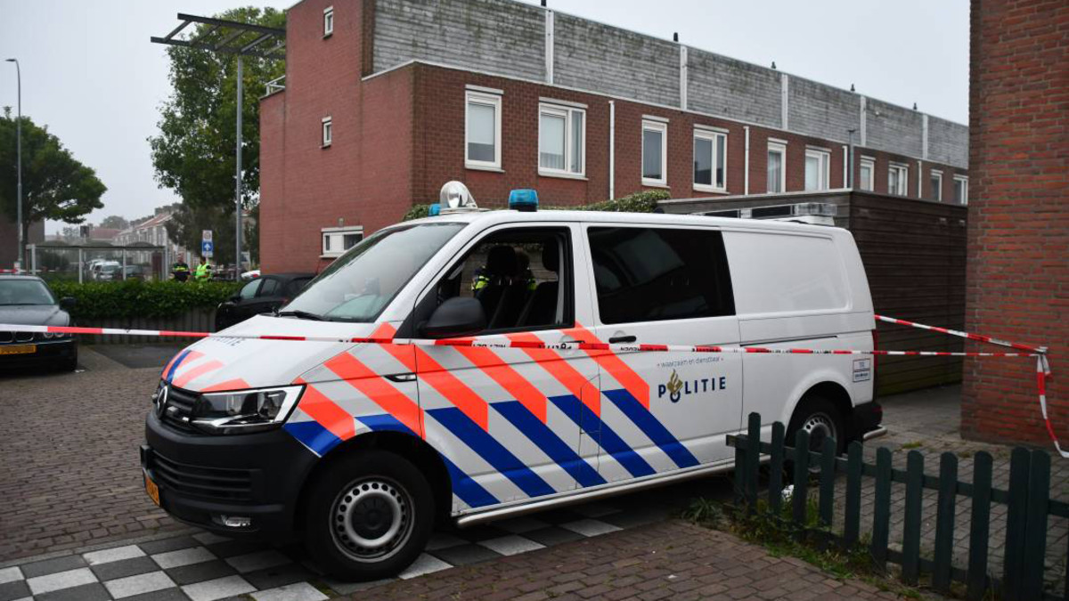 Dode man gevonden bij huis Vlissingen, politie vermoedt misdrijf - Provicom