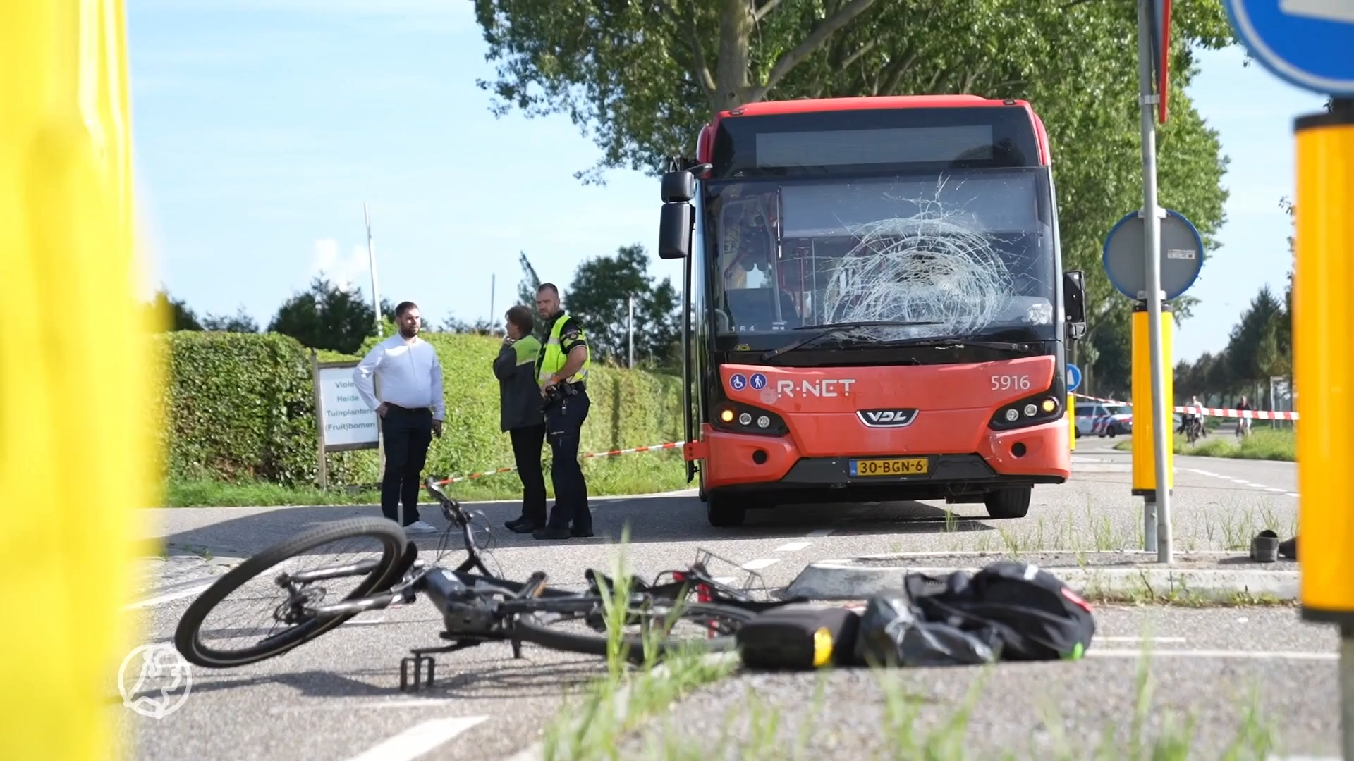 Fietsdrama In Sommelsdijk: 12-jarige Jongen Overlijdt Na Botsing Met ...