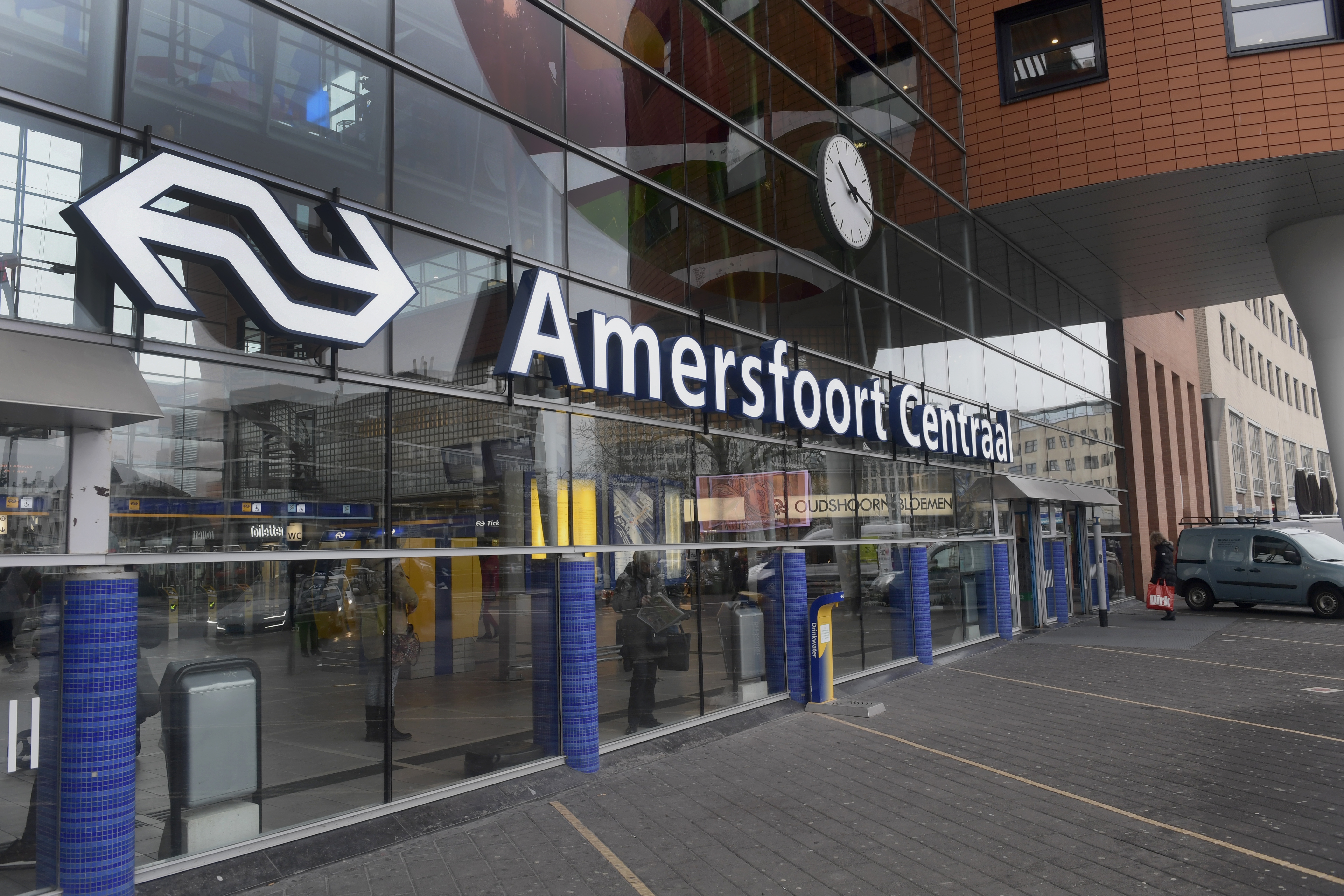 Tientallen Reizigers Urenlang Gestrand Op Amersfoort Centraal | Hart ...