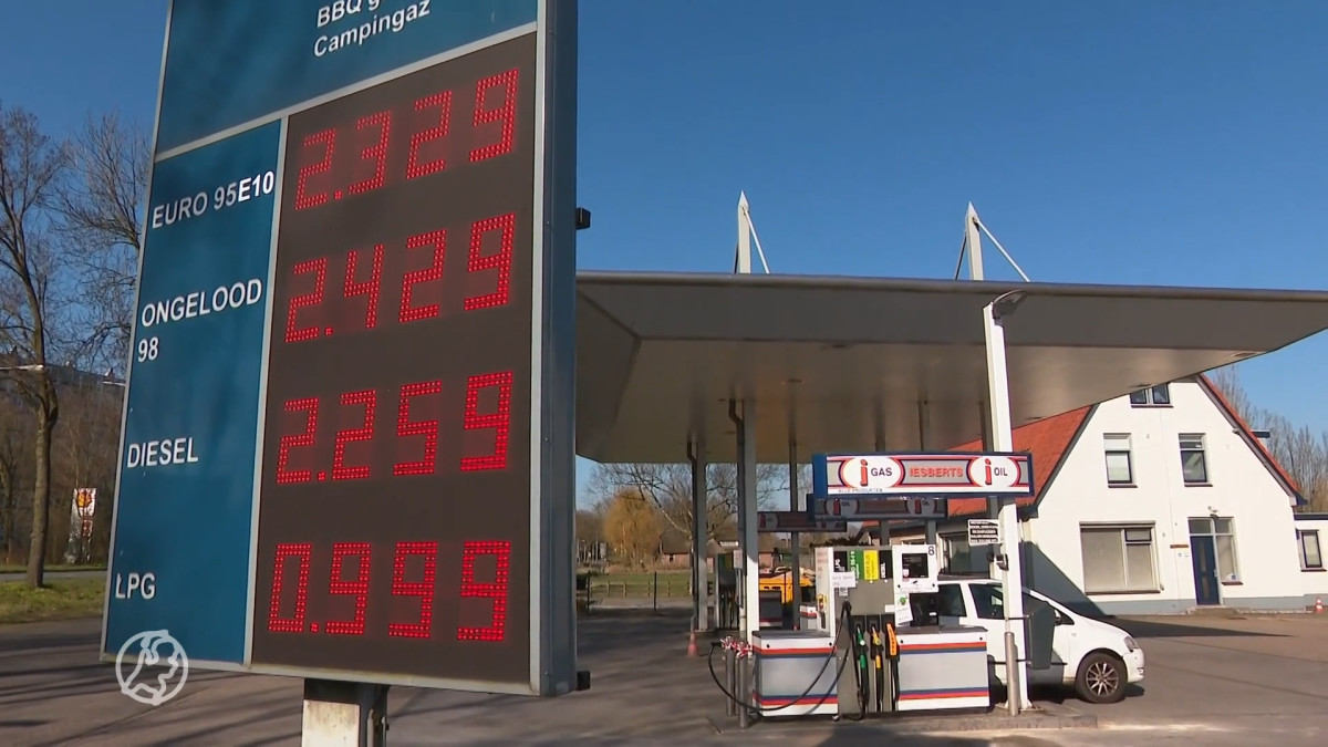 Volle tank benzine kost meer dan ooit: 'Honderd euro? Ongelofelijk!'