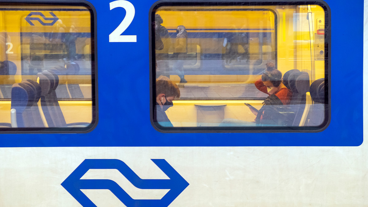 Mondkapjesplicht In Trein Begint Lastig Te Worden Niemand Begrijpt Het Meer Hart Van Nederland Mondkapjesplicht In Trein Begint Lastig Te Worden Niemand Begrijpt Het Meer Hart Van Nederland