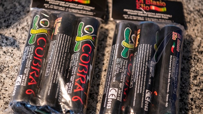 Grote Hoeveelheid Illegaal Zwaar Knalvuurwerk Gevonden In Woning ...