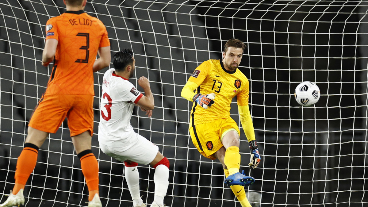 Oranje verliest uitduel met Turkije (4-2) in WK-kwalificatie.