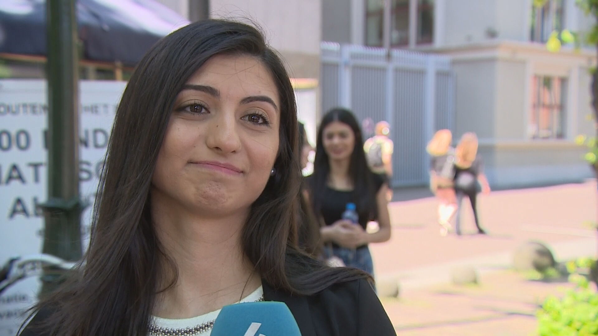 Lala (22) mag door Armeens paspoort niet in Nederland blijven: We moesten  snel weg uit de oorlog | Hart van Nederland