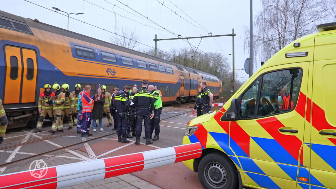 Vrouw (77) uit Den Bosch botst met trein op spoorwegovergang, ernstig