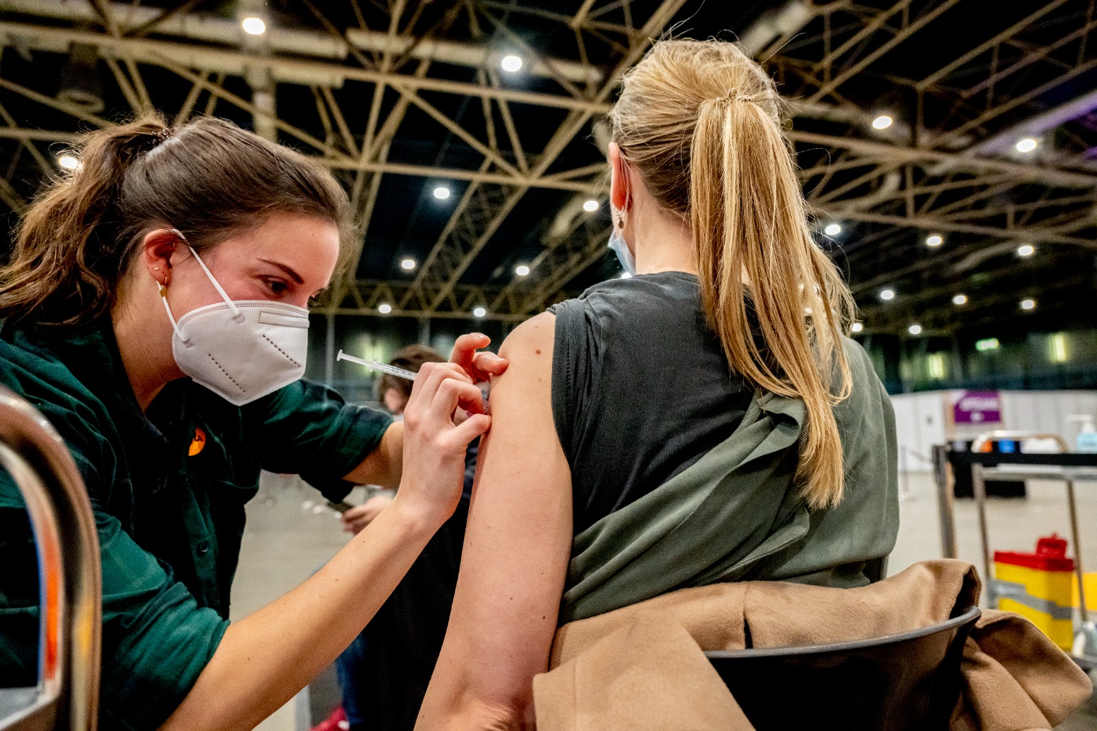 Gezondheidsraad Vindt Boosterprik Voor Alle Pubers Niet Nodig: Meer ...