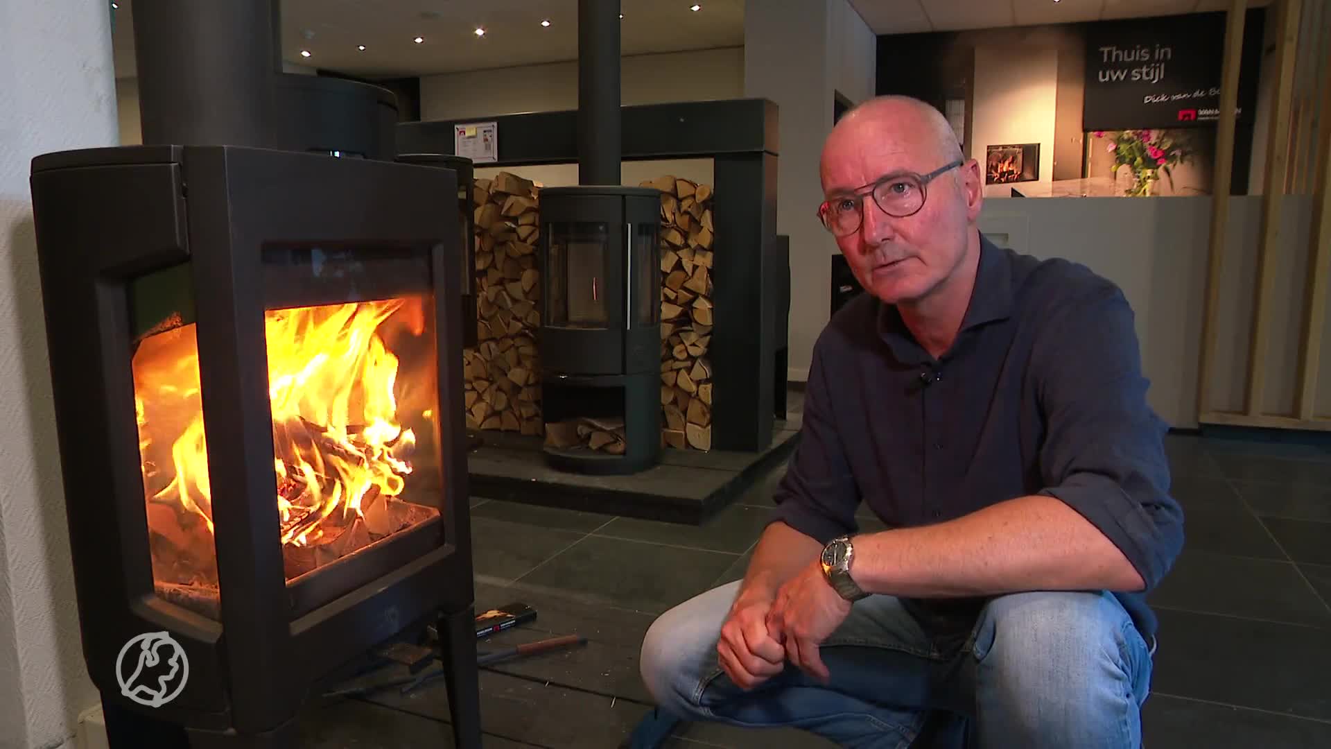 Portemonnee of milieu? Steeds mensen kiezen voor houtkachel gasprijzen Hart van Nederland