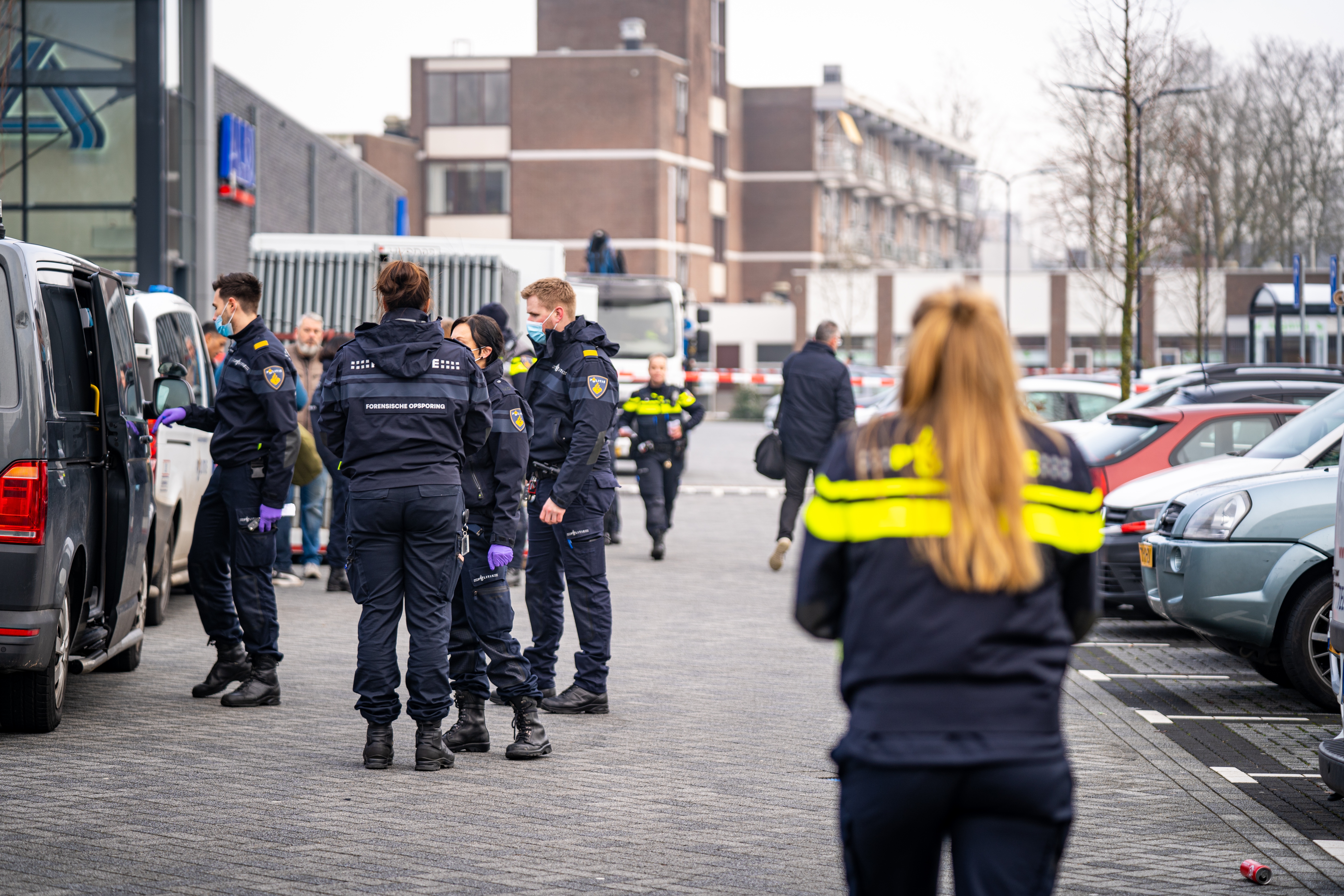 Politie Denkt Dat Voortvluchtige Lucky Wisselde Van Auto, Zoekt Nu Naar ...