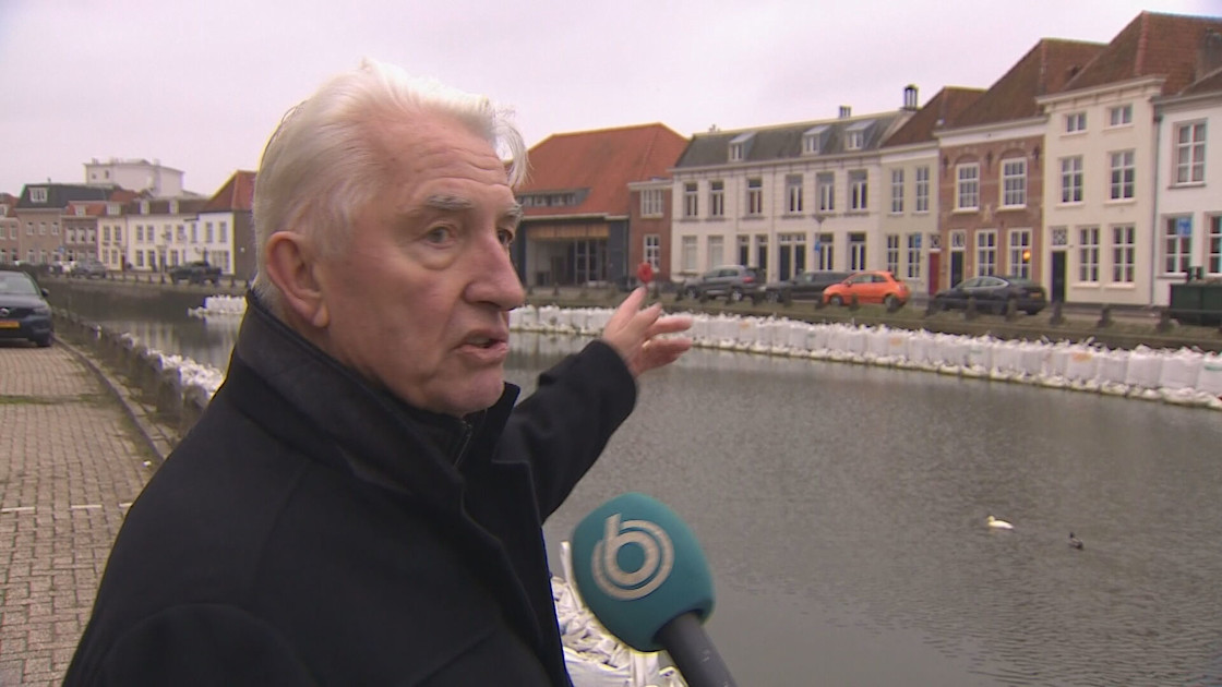 Bewoners Bergen op Zoom helemaal klaar witte zandzaken op kade: 'Dit