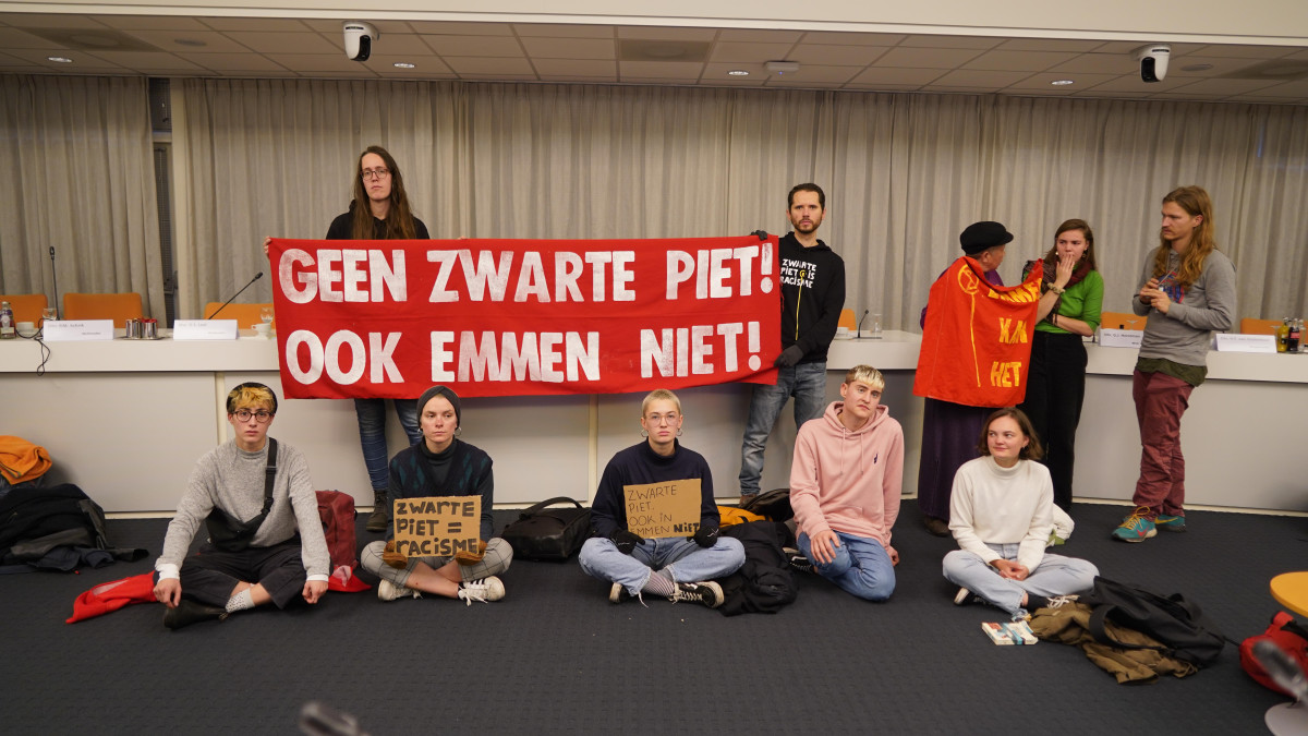 Rechter: politie greep te hard in bij anti-Zwarte Pieten-protest in Emmen