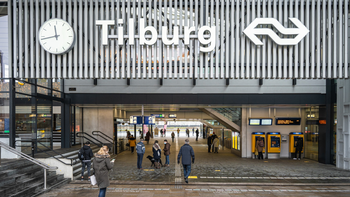 Hoofdingang van station Tilburg