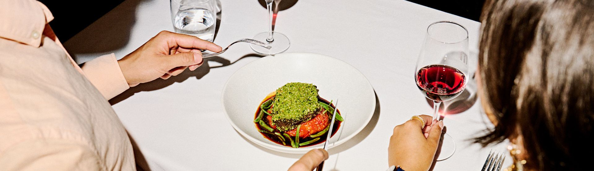 article_a-gala-dinner-should-wow-starting-with-the-menu_hero-banner