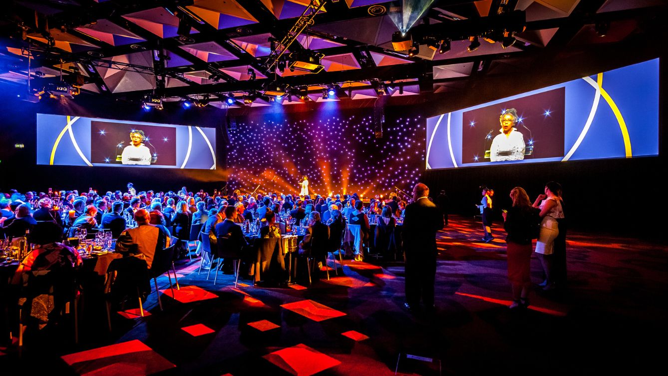 article_time-to-rethink-the-gala_image-atmosphere 
