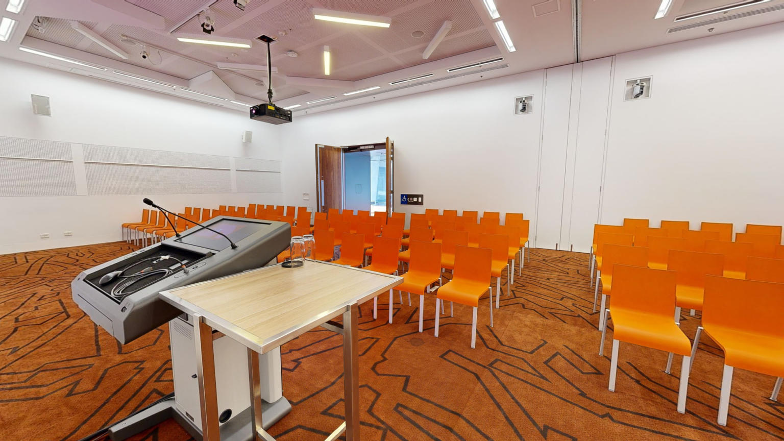 small-combined-meeting-room_carousel-4