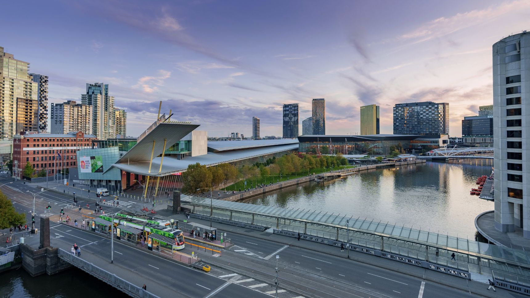 MCEC promotes sustainability with easy access via trains, trams, cycling, and free CBD trams, minimising car reliance.
