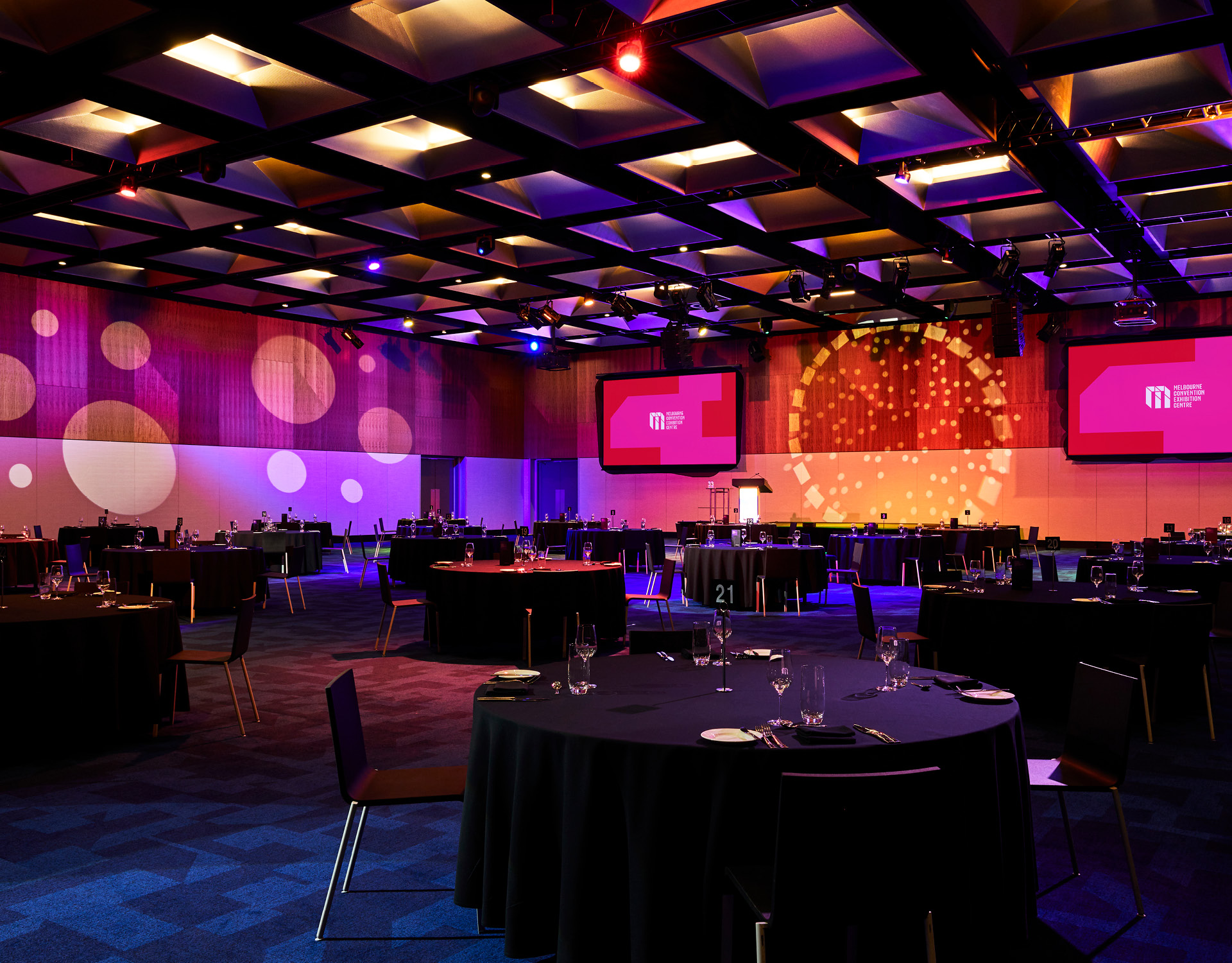 sovereign-room_carousel-2