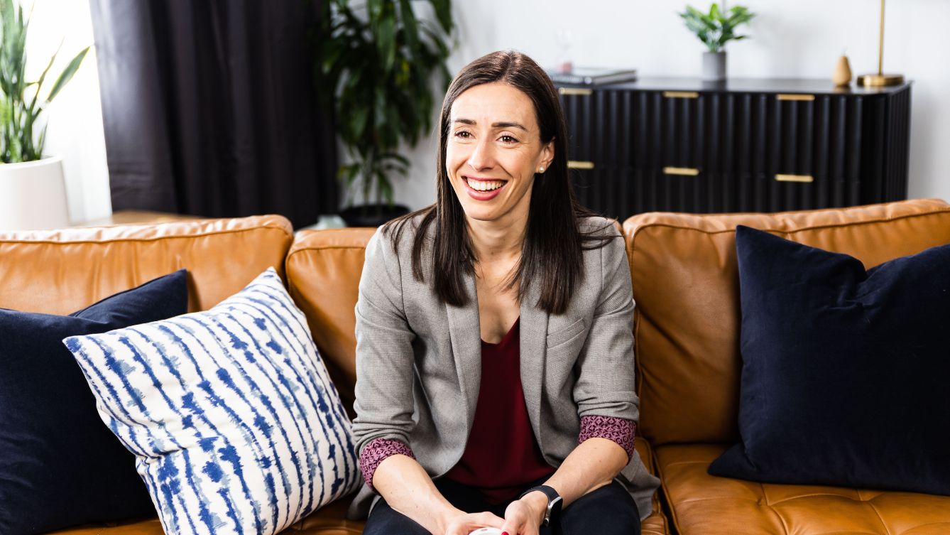 article_talking-change-with-holly-ransom_holly-sitting