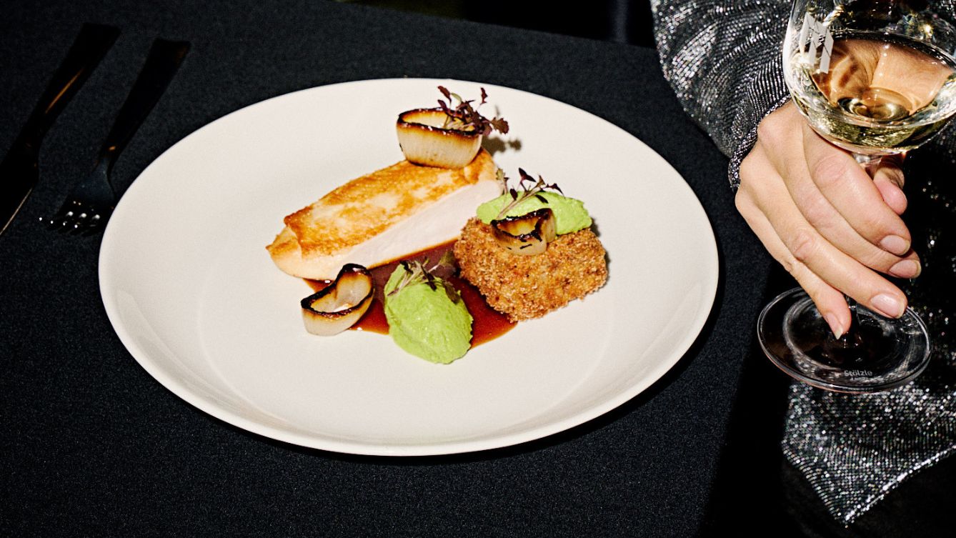 article_a-gala-dinner-should-wow-starting-with-the-menu-image-2