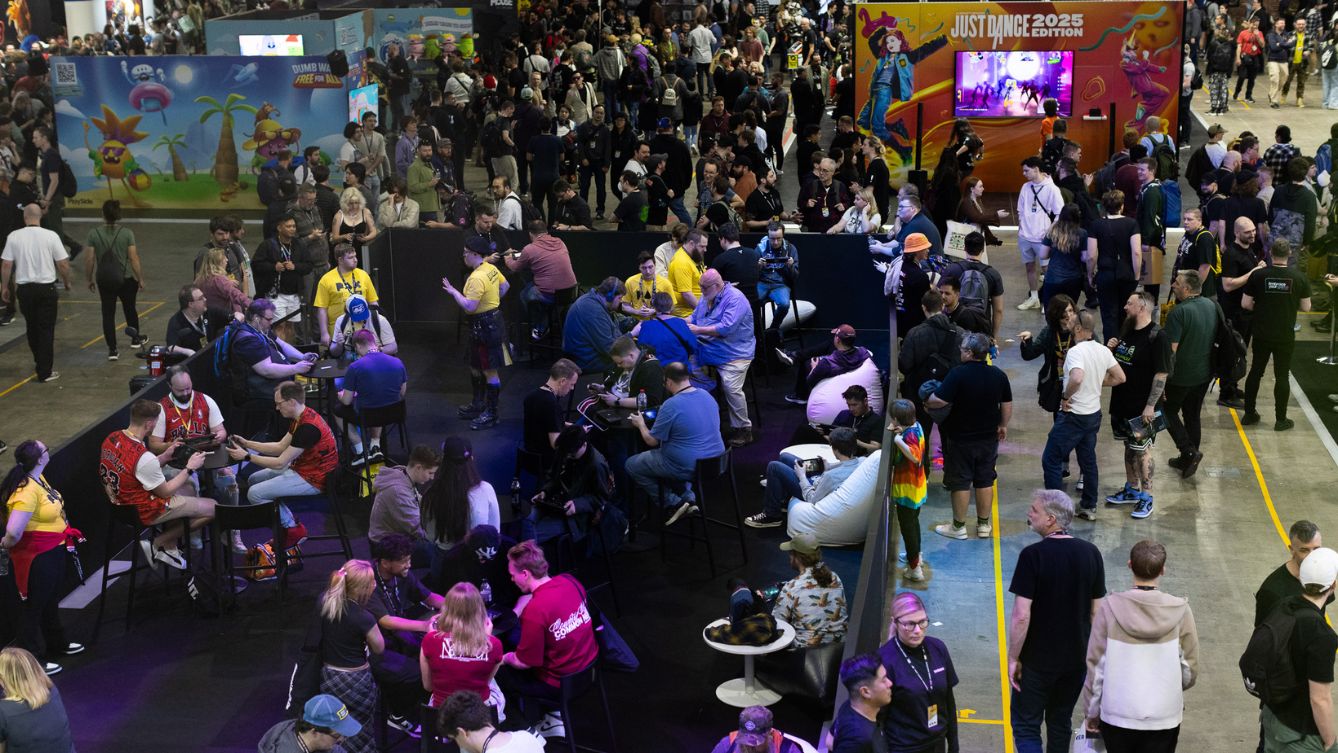 article_join-the-action-melbourne-international-games-week-is-coming_crowd