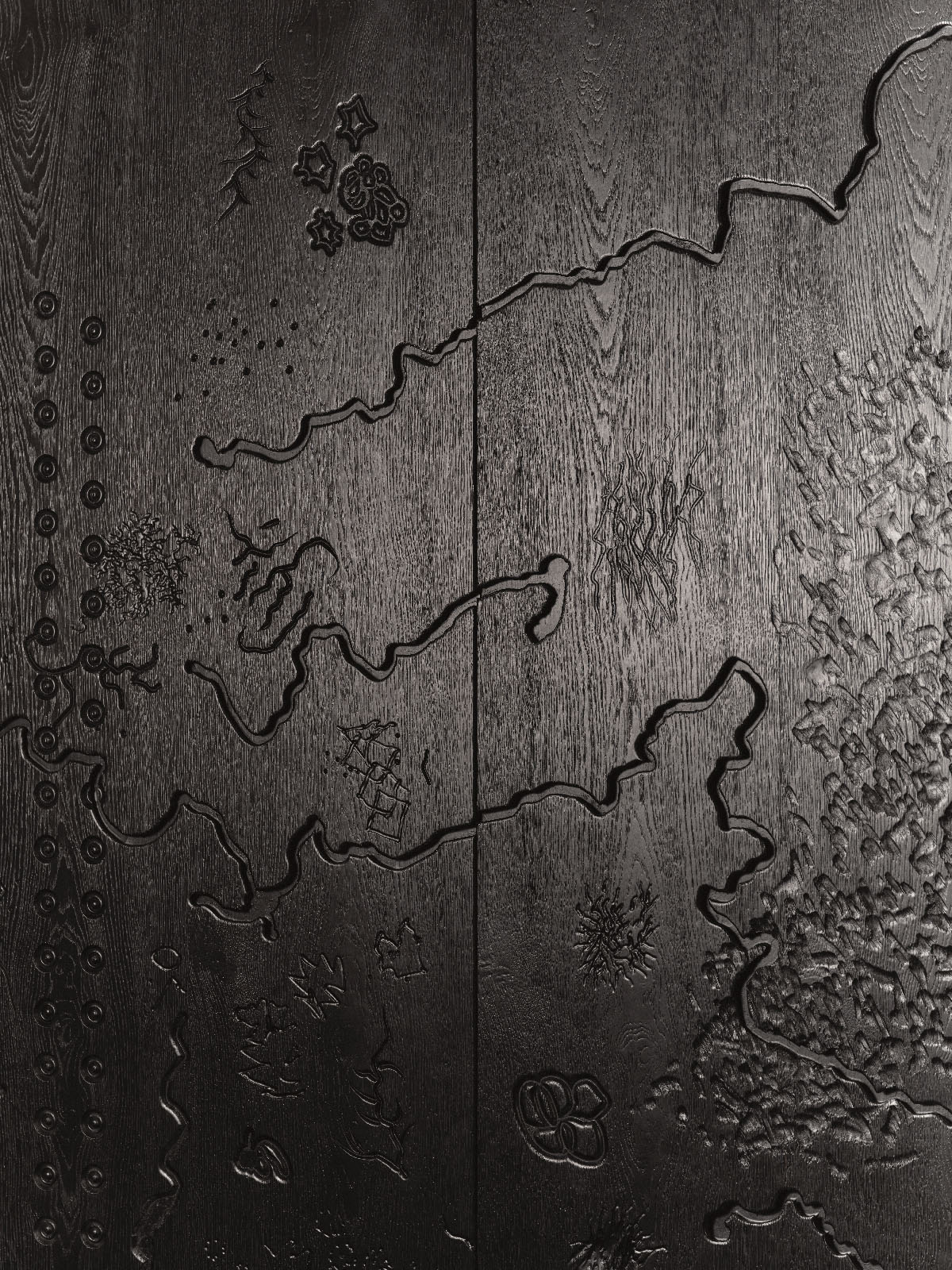 Wall carving by Dan Adlešič