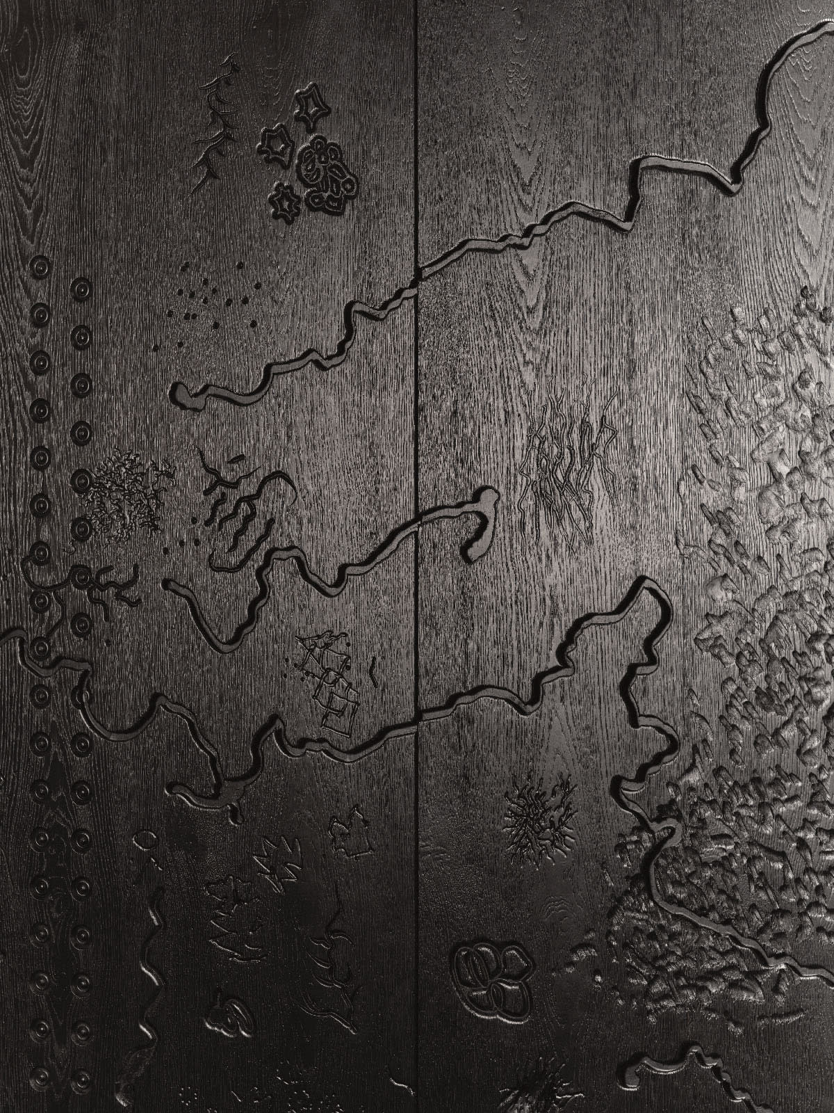 Wall carving by Dan Adlešič