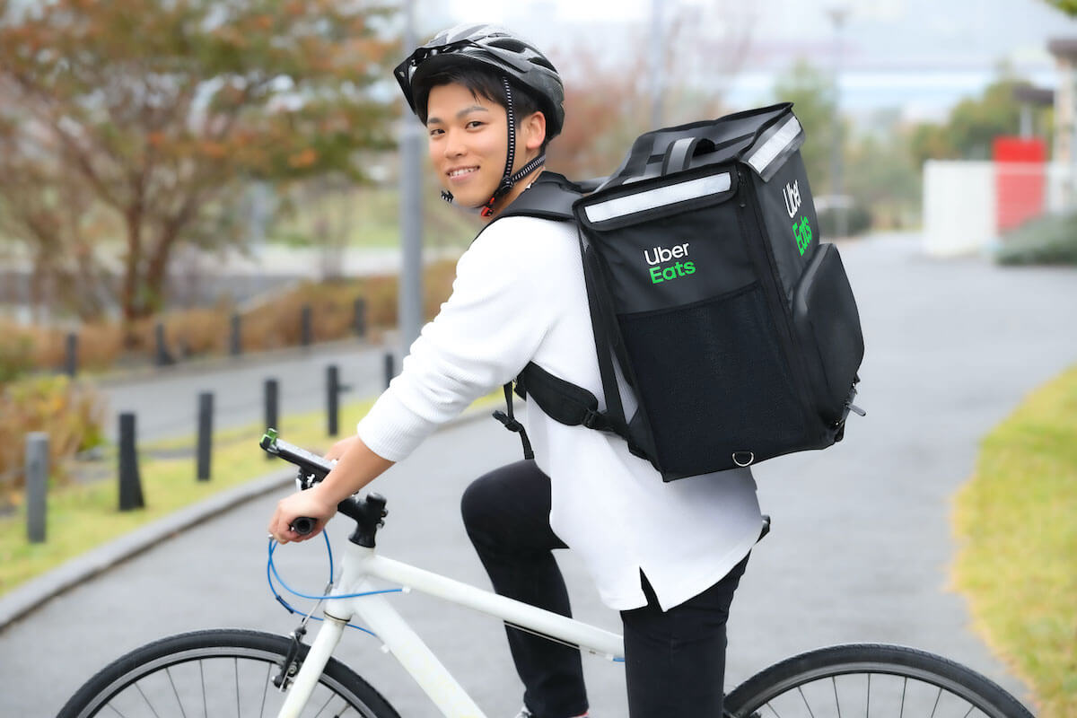 雨のUber Eatsは稼ぐチャンス！ベテラン配達員の雨の日稼働術 