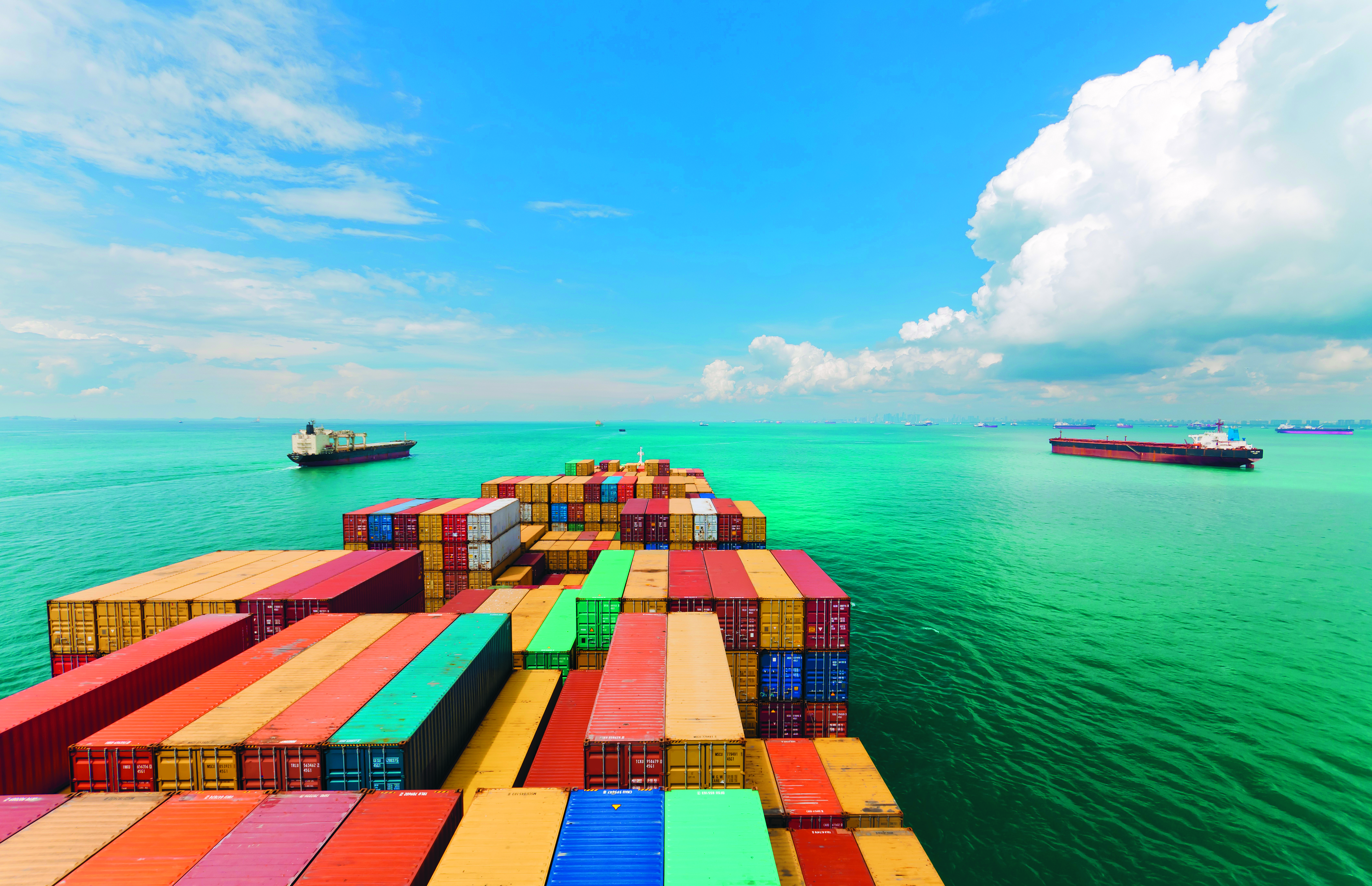 shutterstock 104909027 containervessel
