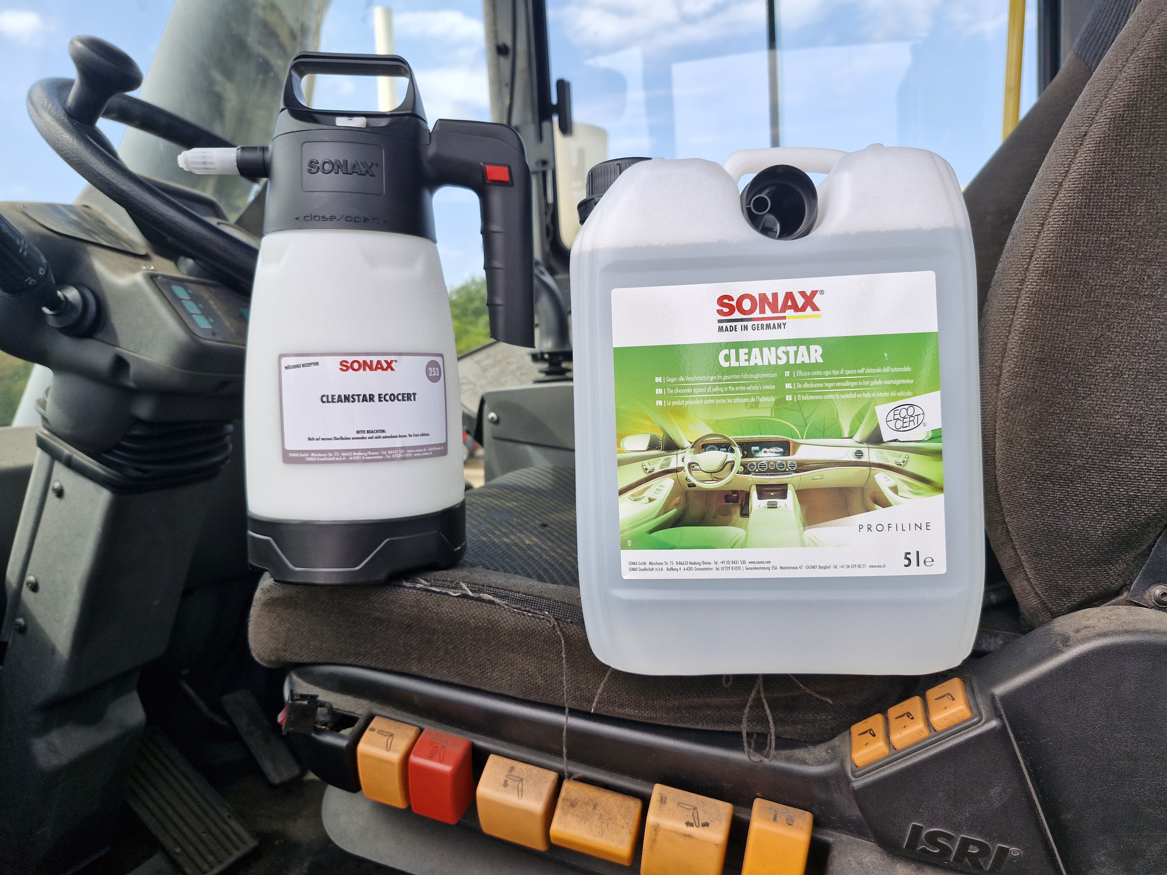 Sogar der „alte“ Stapler wird regelmäßig mit dem Clean Star Ecocert gereinigt.
Foto: Sonax