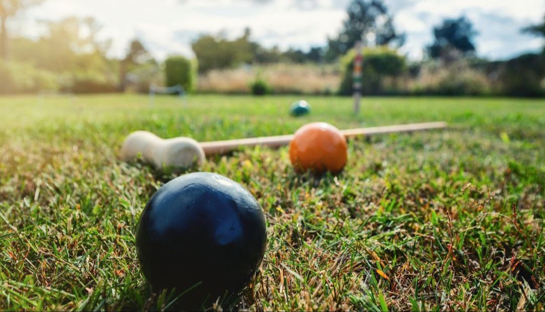 Camping-Spiele für unterwegs: Spaß für Kinder und Erwachsene