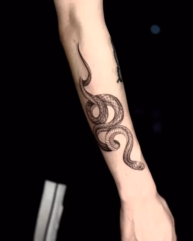 ヘビのタトゥー