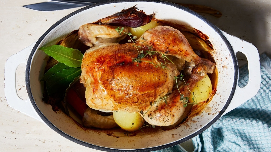 Pot roast chicken and vegetables