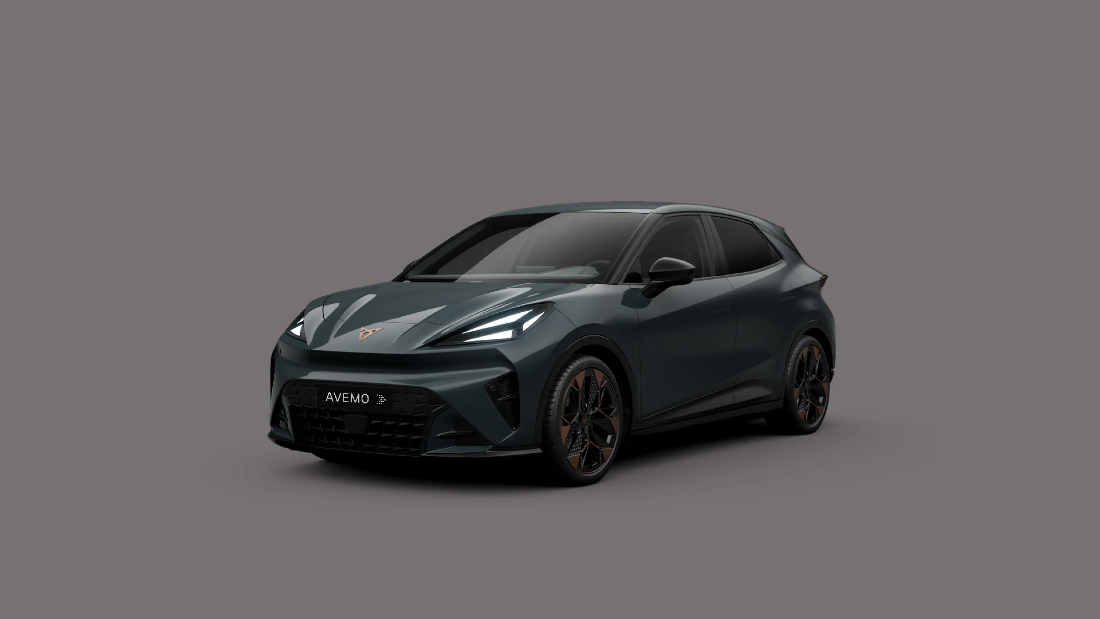 Ein Rendering eines CUPRA Raval auf dunkelgrauem Hintergrund. 