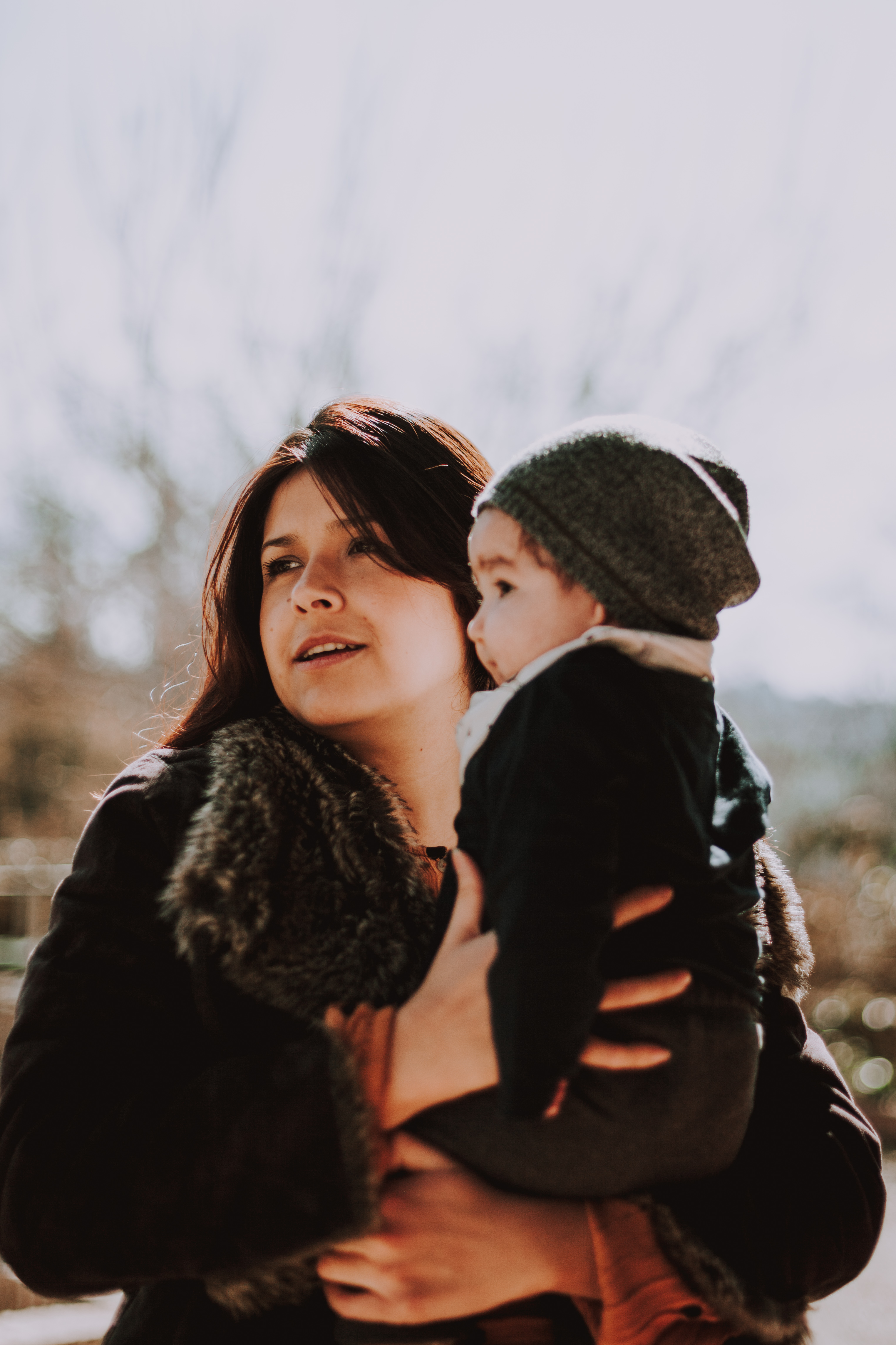 Toledo Espana sesión de fotos mama y bebé en invierno