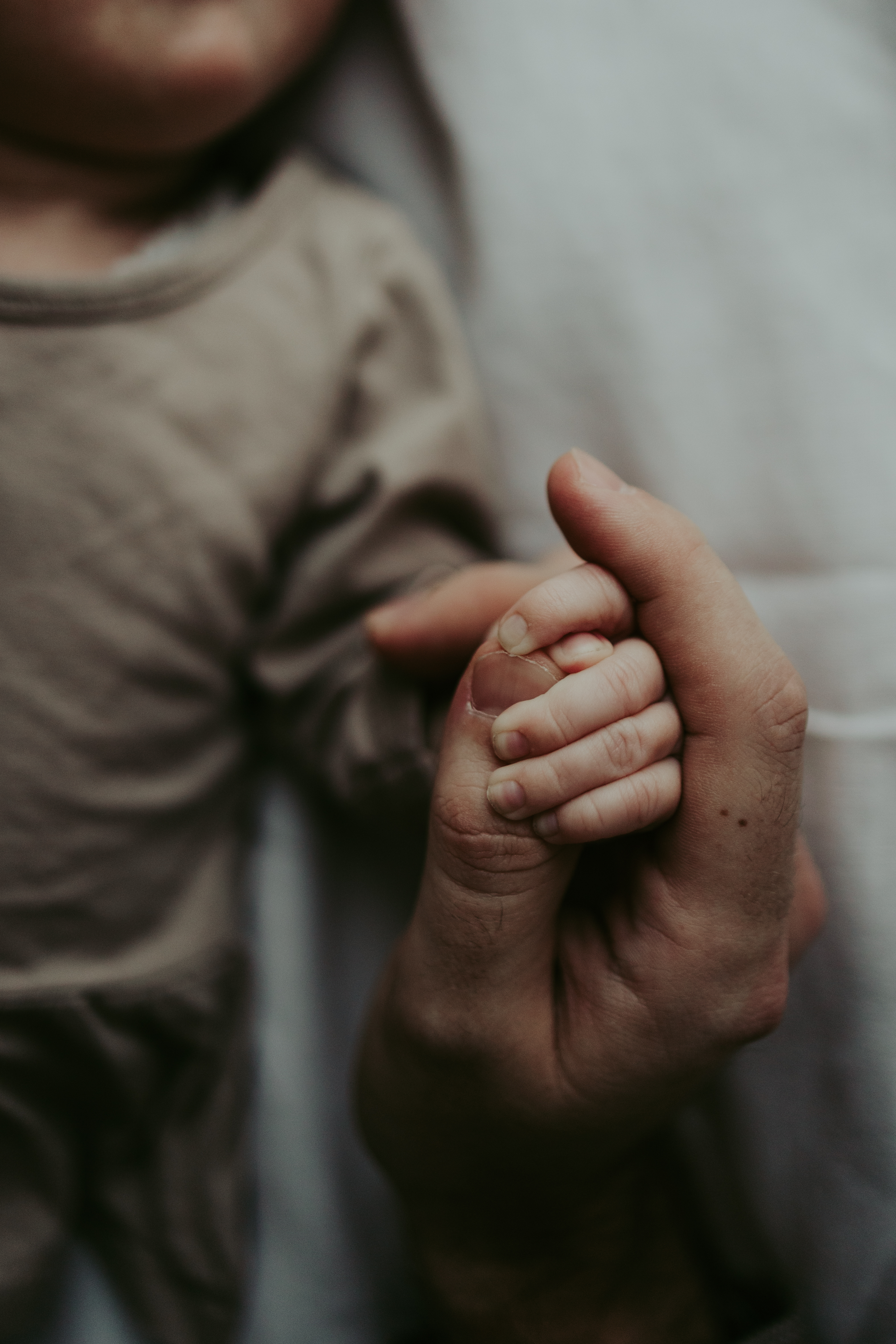 newborn kuvaus minimalistinen