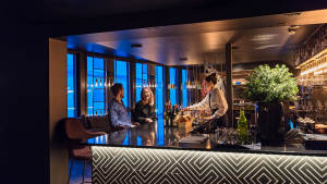 02 Funken Lodge Bar Hotel Longyearbyen Agurtxane Concellon toppbilder