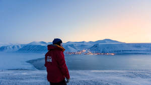 Light-winter_Snowcat_Panorama-Longyearbyen_Viewpoint_Agurtxane-Concellon