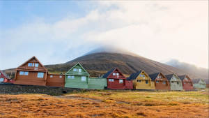 Longyearbyen_Svalbard_Settlement_Vacation_Travel_Explore_Architecture_Arctic_Agurtxane-Concellon